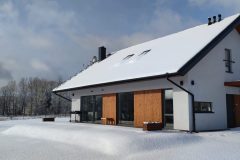 Villa-Ra-Kolczewo-Holiday-house-snow-scaled