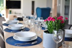 Villa-Ra-Kolczewo-dining-table-Holiday-House-scaled